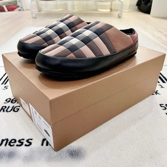 BURBERRY Brown & Beige Northaven Nova Check Slippers - Picture 1 of 13